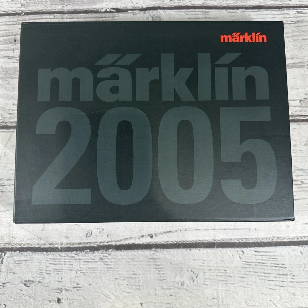 Marklin Presentation Book For 2005 HO Z No. 1 Scale, 3 Hardcover Books in Sleeve